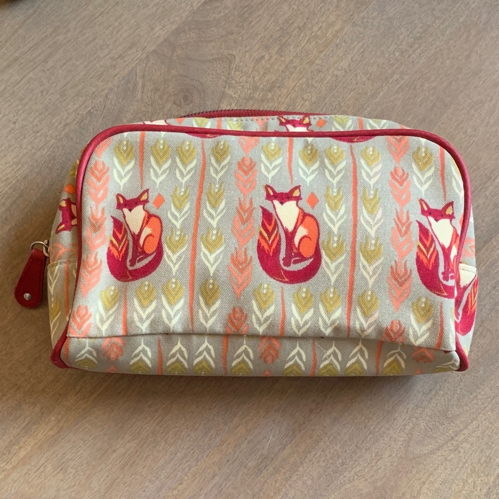 Sarah Watts Capri Designs wilderness collection vanity bag